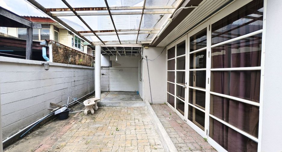 For rent and for sale 4 bedrooms house in Suan Luang, Bangkok