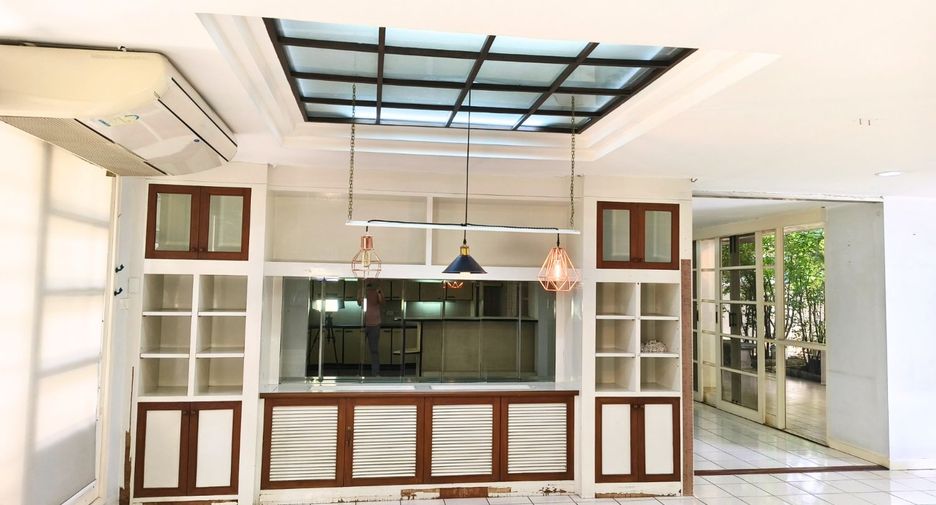 For rent and for sale 4 bedrooms house in Suan Luang, Bangkok