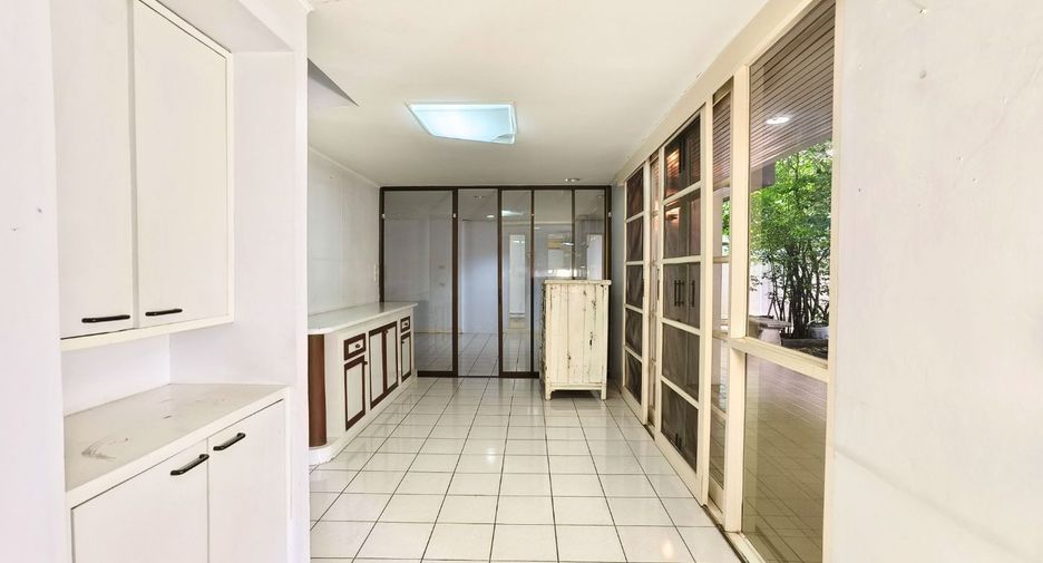 For rent and for sale 4 bedrooms house in Suan Luang, Bangkok