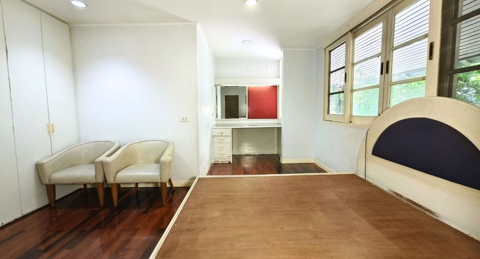 For rent and for sale 4 bedrooms house in Suan Luang, Bangkok