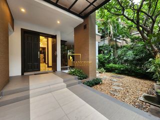 Casa en alquiler de 4 habitaciones en Khlong Toei, Bangkok