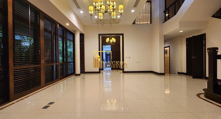 Casa en alquiler de 4 habitaciones en Khlong Toei, Bangkok