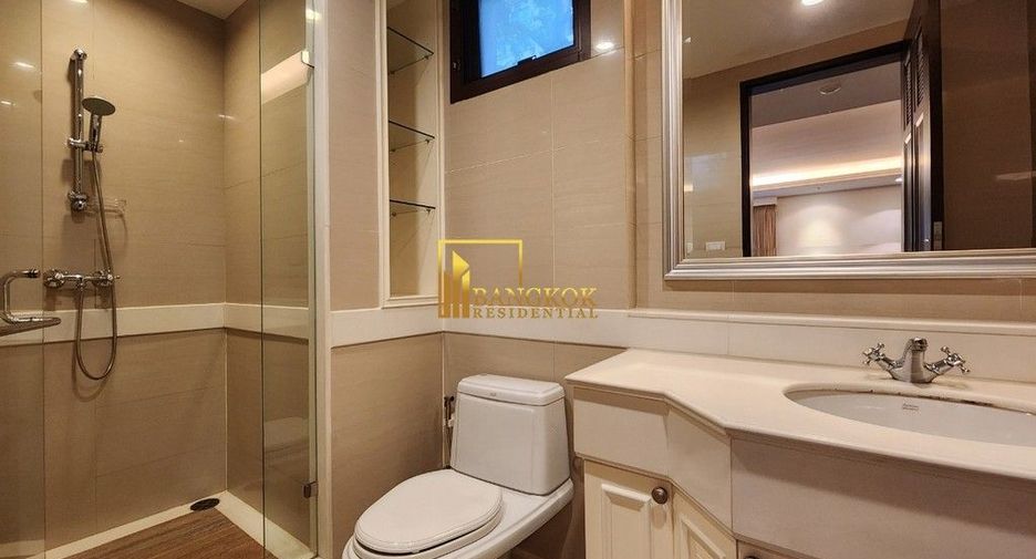 Casa en alquiler de 4 habitaciones en Khlong Toei, Bangkok