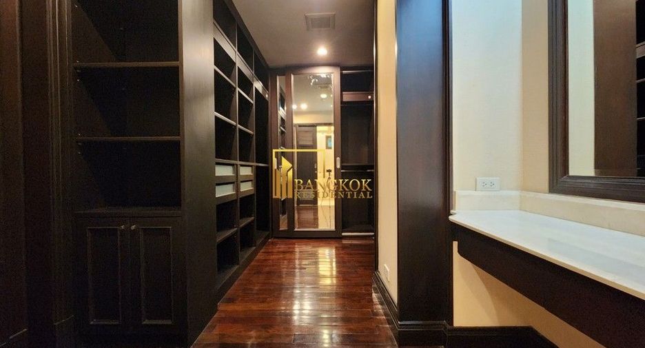 Casa en alquiler de 4 habitaciones en Khlong Toei, Bangkok