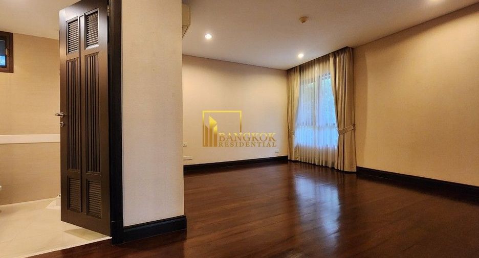 Casa en alquiler de 4 habitaciones en Khlong Toei, Bangkok
