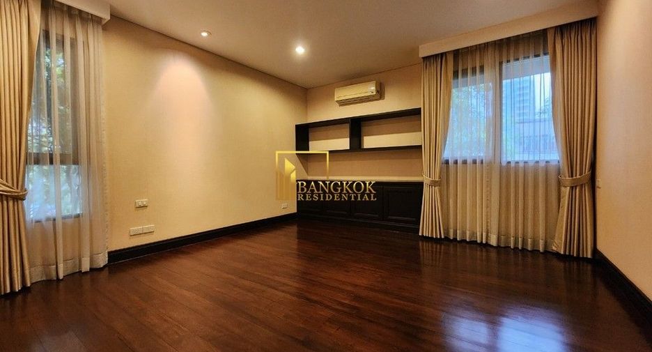 Casa en alquiler de 4 habitaciones en Khlong Toei, Bangkok