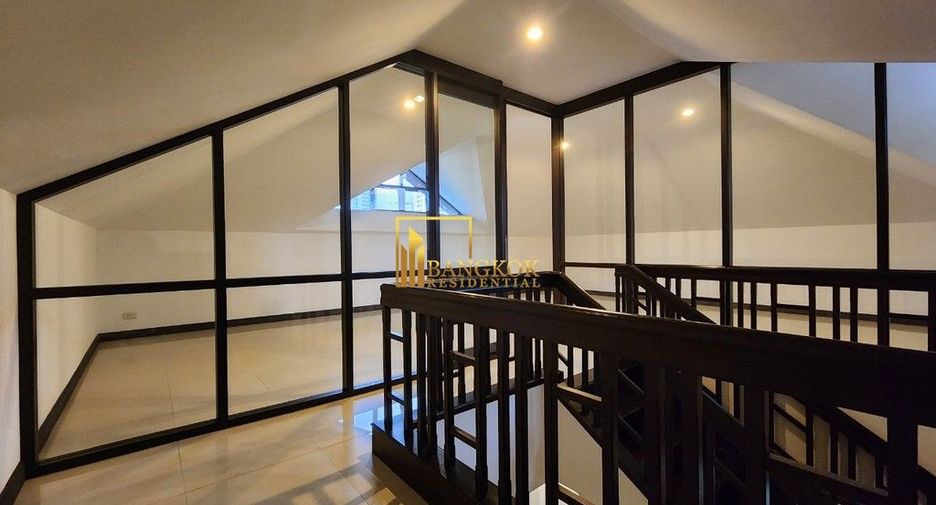 Casa en alquiler de 4 habitaciones en Khlong Toei, Bangkok