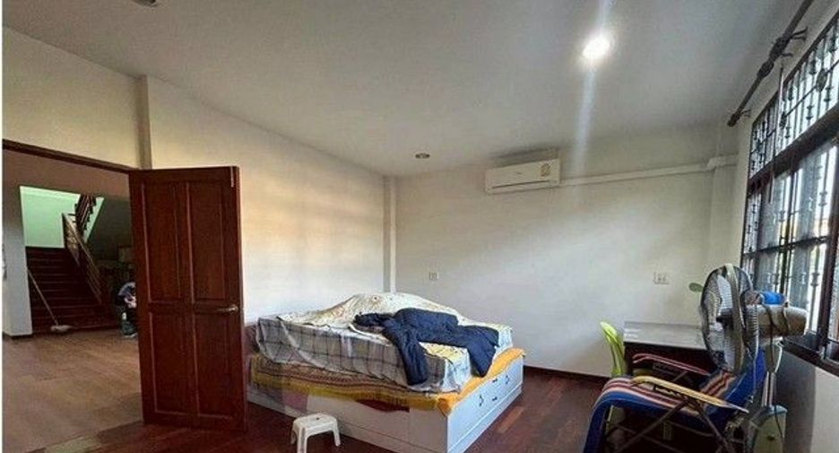 For rent 5 bedrooms house in Bang Bua Thong, Nonthaburi