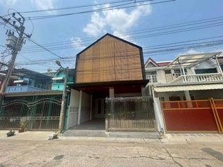 Аренда 4 спальни таунхаус в Банг Капи, Бангкок