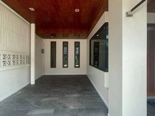 Аренда 4 спальни таунхаус в Банг Капи, Бангкок