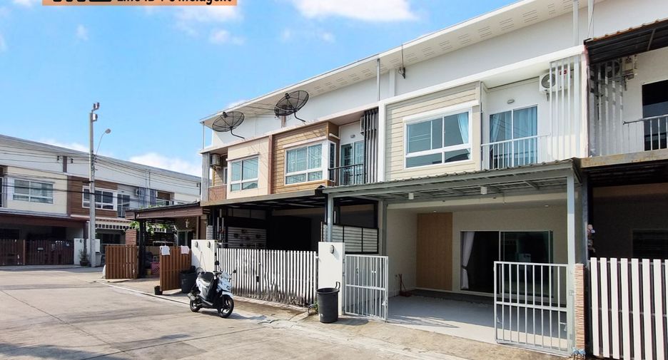 For rent 3 bedrooms townhouse in Suan Luang, Bangkok