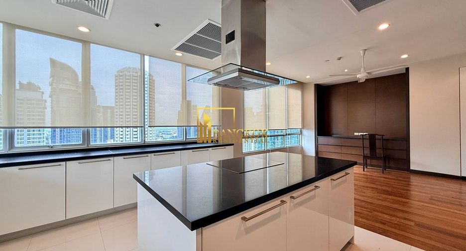 À louer 4 chambres appartement à Watthana, Bangkok