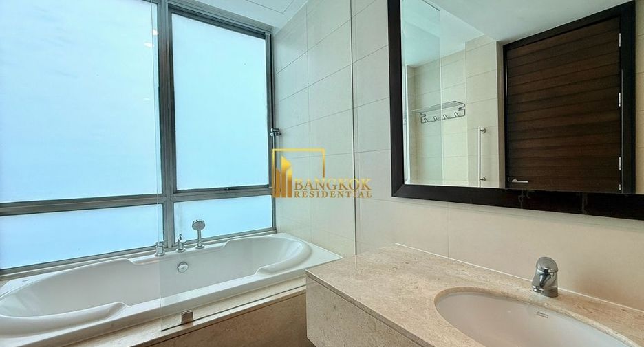 À louer 4 chambres appartement à Watthana, Bangkok