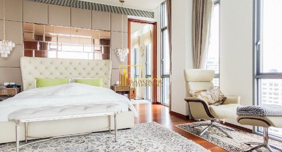 For rent 4 bedrooms condo in Sathon, Bangkok