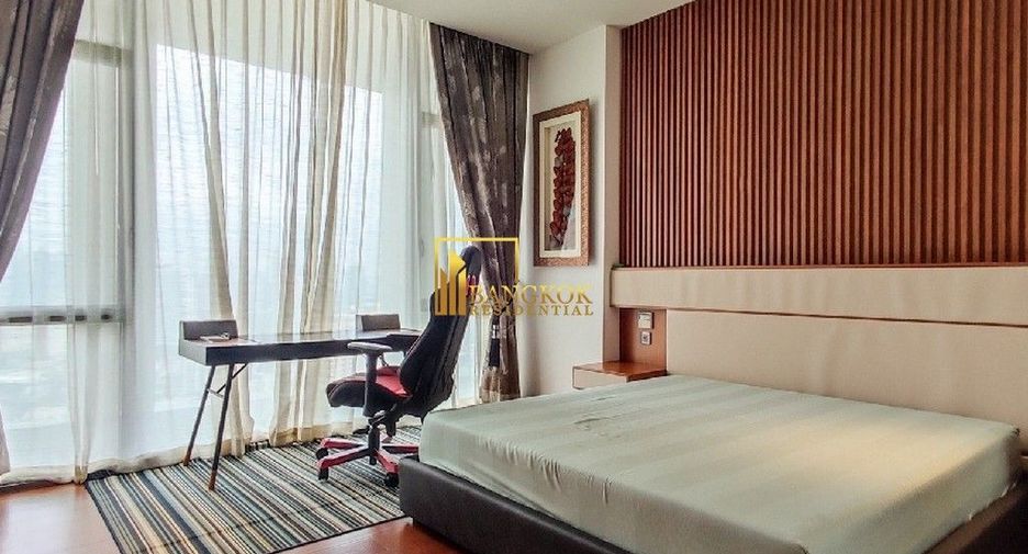 For rent 4 bedrooms condo in Sathon, Bangkok