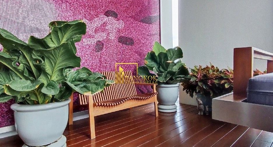 For rent 4 bedrooms condo in Sathon, Bangkok