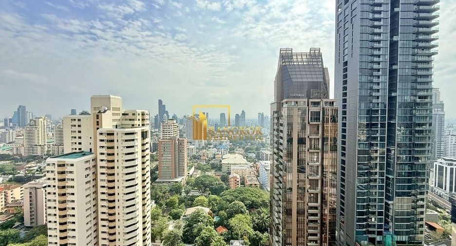For rent 3 bedrooms condo in Khlong Toei, Bangkok