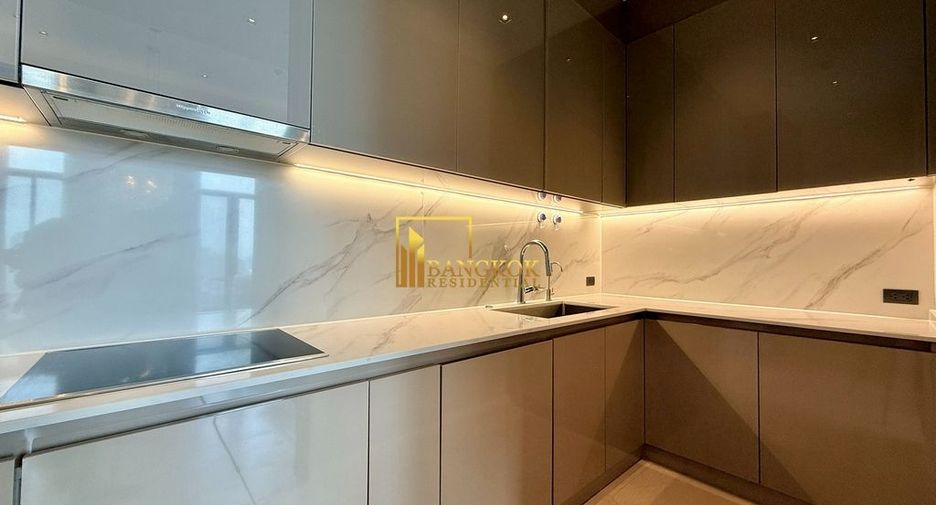 For rent 3 bedrooms condo in Khlong Toei, Bangkok