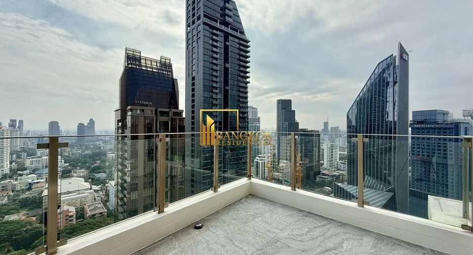 For rent 3 bedrooms condo in Khlong Toei, Bangkok