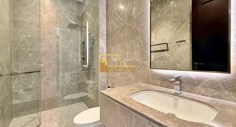 For rent 3 bedrooms condo in Khlong Toei, Bangkok