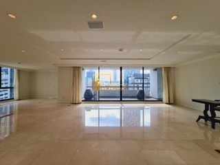 Condo en alquiler de 3 habitaciones en Pathum Wan, Bangkok