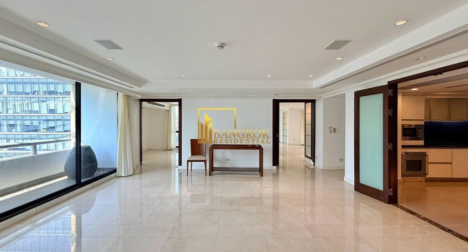 For rent 3 bedrooms condo in Pathum Wan, Bangkok