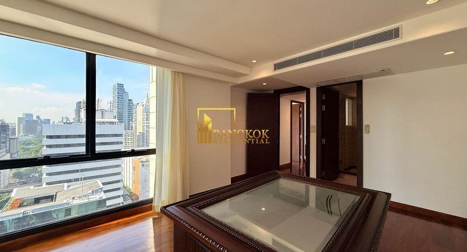 For rent 3 bedrooms condo in Pathum Wan, Bangkok