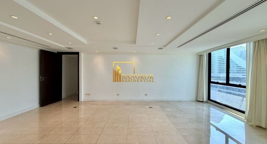 For rent 3 bedrooms condo in Pathum Wan, Bangkok