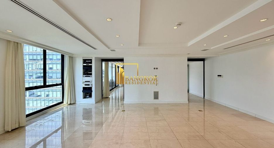 For rent 3 bedrooms condo in Pathum Wan, Bangkok
