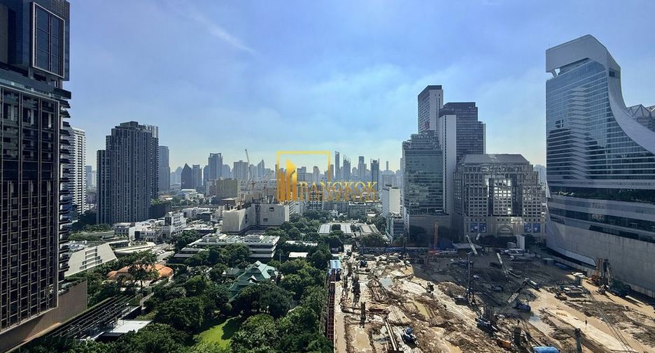 For rent 3 bedrooms condo in Pathum Wan, Bangkok