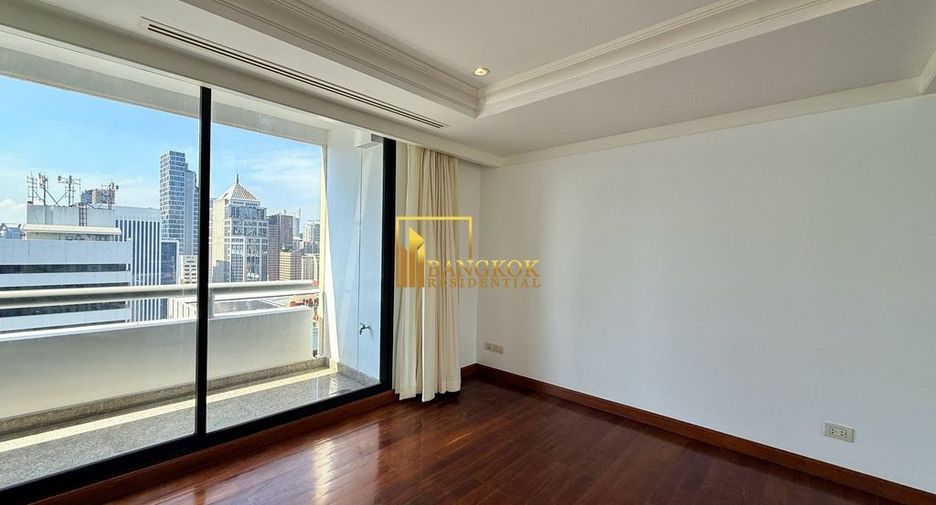 For rent 3 bedrooms condo in Pathum Wan, Bangkok