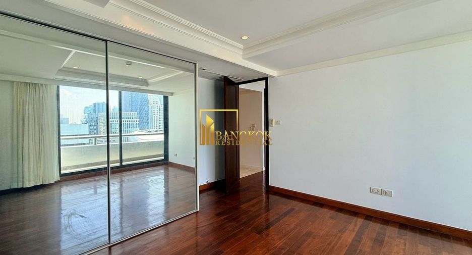 For rent 3 bedrooms condo in Pathum Wan, Bangkok