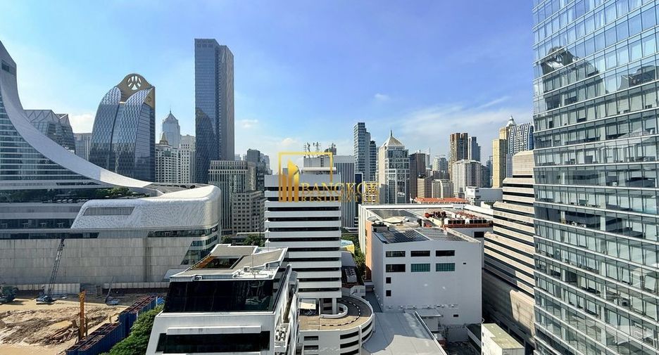 For rent 3 bedrooms condo in Pathum Wan, Bangkok