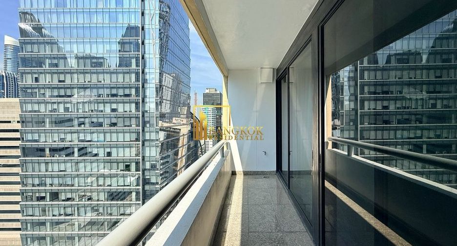 For rent 3 bedrooms condo in Pathum Wan, Bangkok