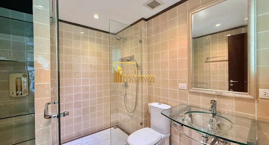 For rent 3 bedrooms condo in Pathum Wan, Bangkok