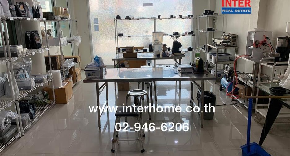 For sale 4 bedrooms townhouse in Min Buri, Bangkok