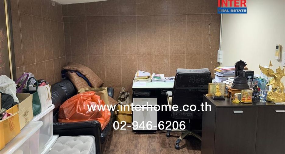 For sale 4 bedrooms townhouse in Min Buri, Bangkok