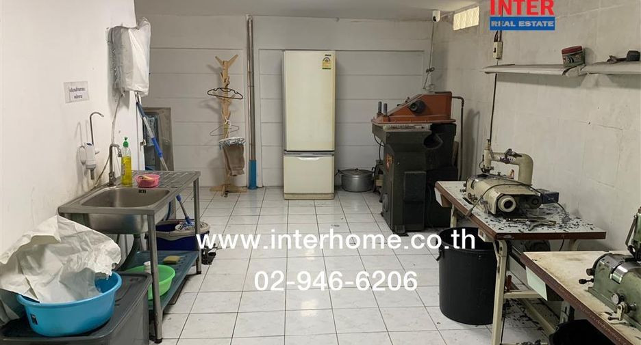For sale 4 bedrooms townhouse in Min Buri, Bangkok