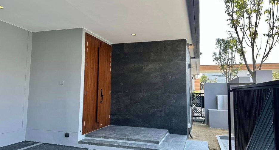For rent 4 bedrooms house in Suan Luang, Bangkok