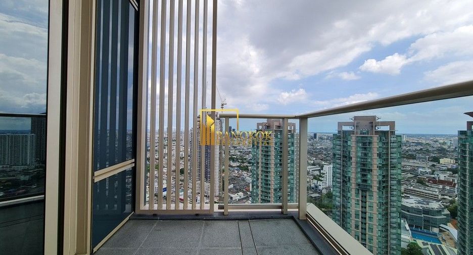 Condo en alquiler de 3 habitaciones en Bang Kho Laem, Bangkok