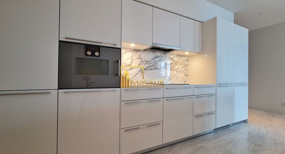 Condo en alquiler de 3 habitaciones en Bang Kho Laem, Bangkok