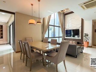 Haus zum Kauf mit 5 Zimmer in Huai Khwang, Bangkok