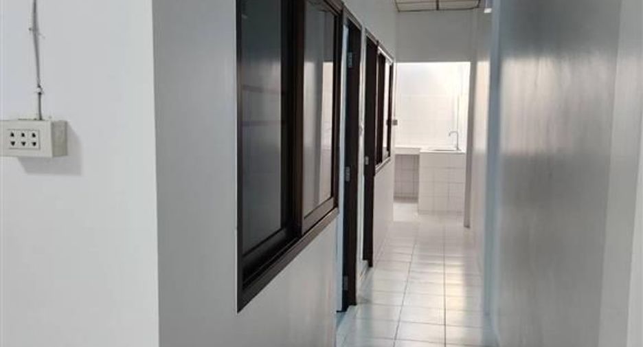 For sale 2 bedrooms townhouse in Khan Na Yao, Bangkok