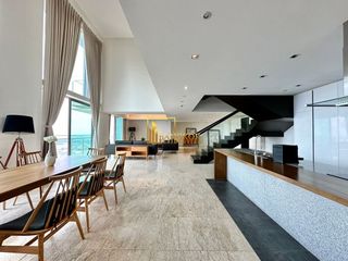 For rent and for sale 4 bedrooms condo in Yan Nawa, Bangkok