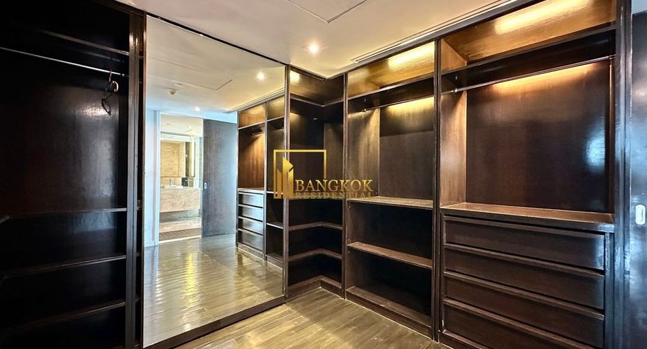 For rent and for sale 4 bedrooms condo in Yan Nawa, Bangkok