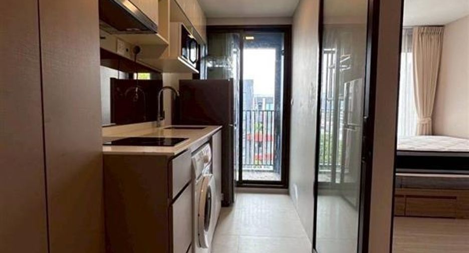 For sale 1 bed condo in Phra Khanong, Bangkok