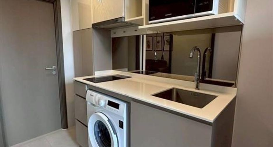 For sale 1 bed condo in Phra Khanong, Bangkok