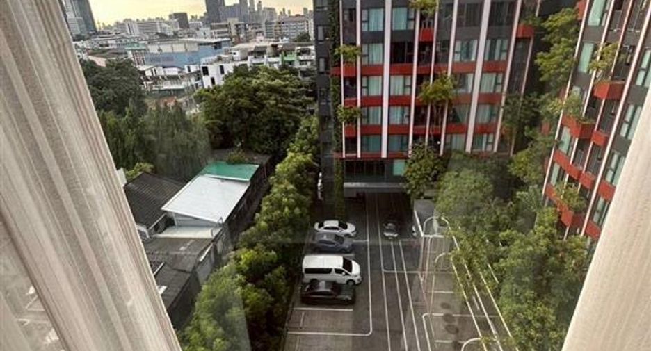 For sale 1 bed condo in Phra Khanong, Bangkok