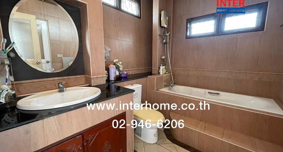 For sale 4 bedrooms house in Pak Kret, Nonthaburi
