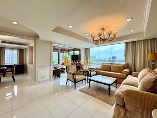 For rent 4 bedrooms serviced apartment in Watthana, Bangkok